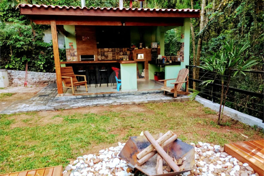 Casa à venda ou para alugar com 5 quartos, sendo 4 suítes, no condomínio Associação Reserva das Hortênsias, Mairiporã - SP