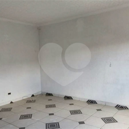 Sobrado à venda com 3 quartos, sendo 1 suíte, em Cidade Kemel, São Paulo, SP