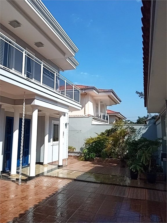 Sobrado à venda com 4 suítes em Cidade São Francisco, São Paulo, SP