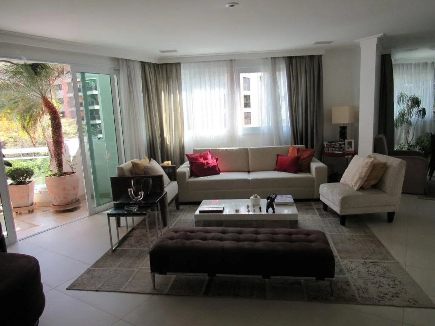 Apartamento à venda com 3 suítes em Real Parque, São Paulo, SP