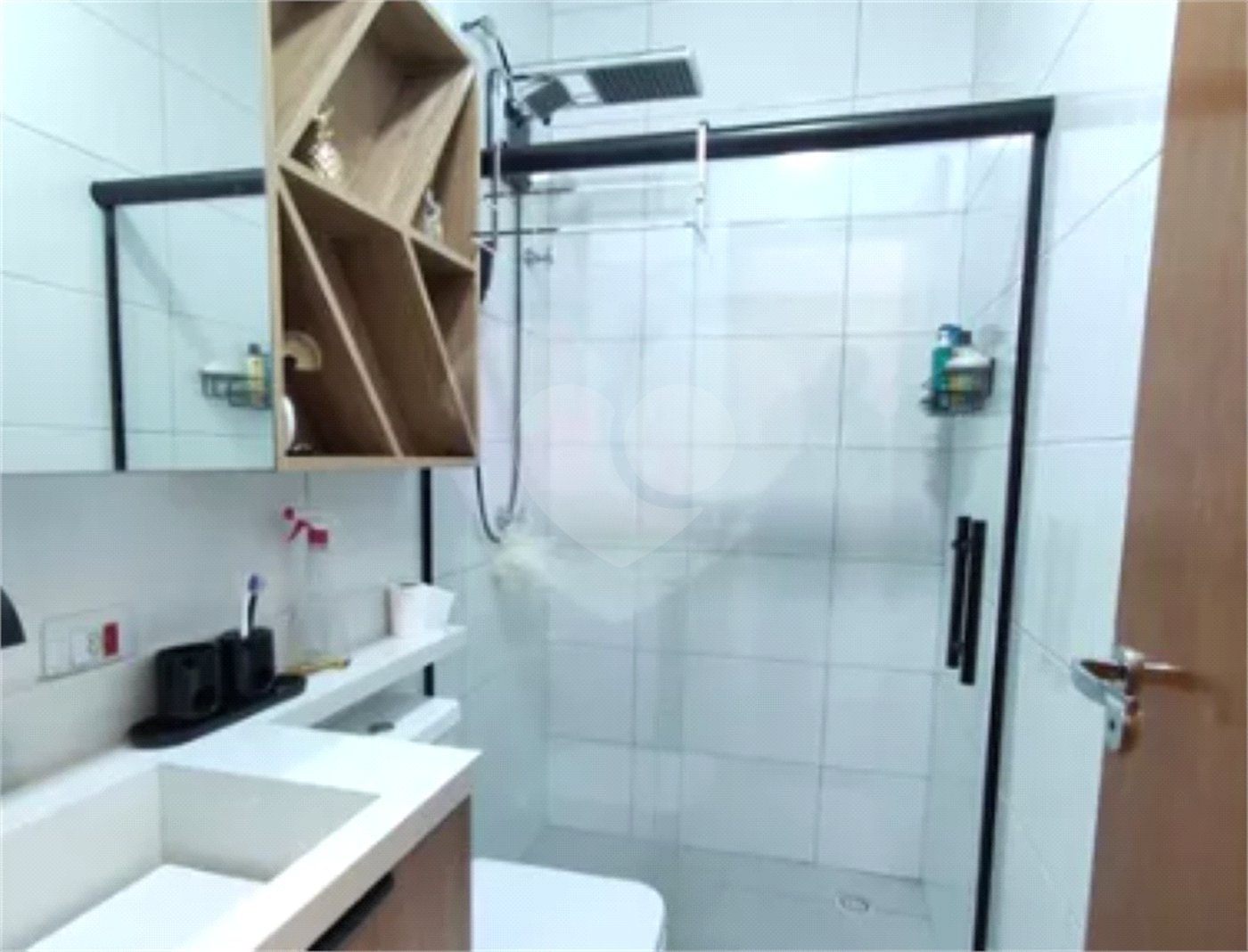 Sobrado à venda com 3 quartos, sendo 1 suíte,  em Campo Grande, São Paulo, SP