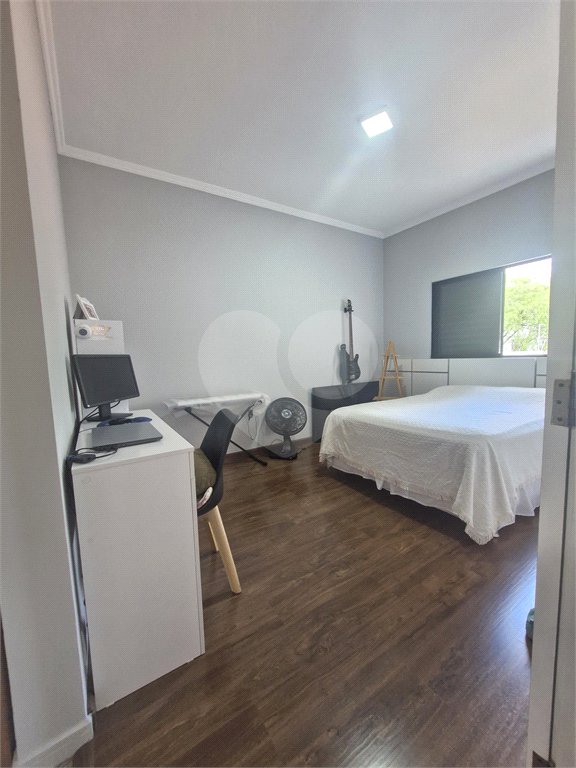 Casa à venda com 4 quartos, sendo 2 suítes, no condomínio Grape Village, Vinhedo - SP