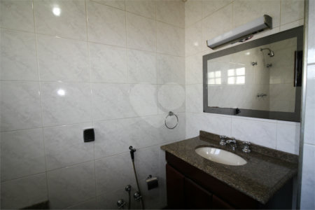 Casa à venda com 5 quartos, sendo 3 suítes, em Jardim São Bento, São Paulo, SP