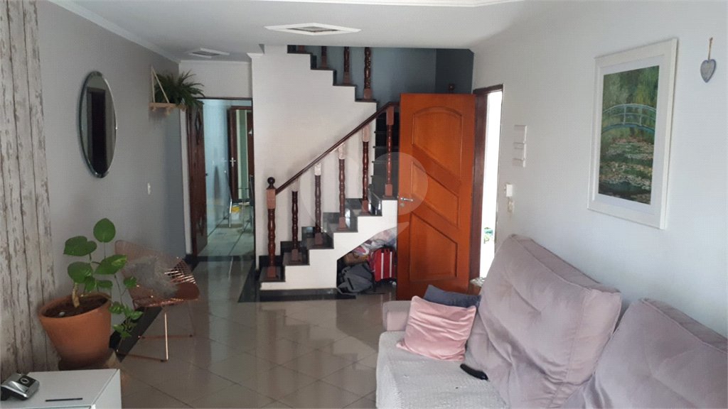 Casa à venda com 3 quartos, sendo 2 suítes,  em Vila Rosália, Guarulhos, SP