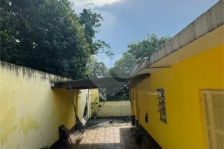 Casa à venda com 4 quartos em Parque Maria Domitila, São Paulo, SP