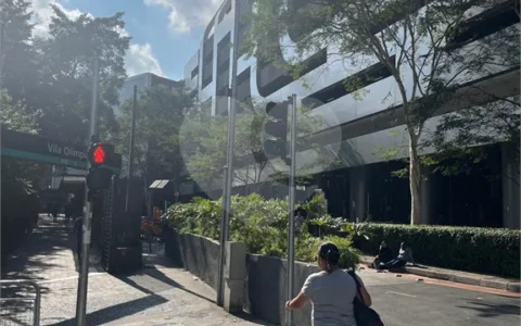 Duplex Comercial Exclusivo na Vila Olímpia – 2.652 m² em Torre Corporativa de Alto Padrão