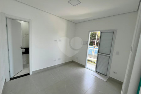 Casa à venda com 2 suítes em Parque Jaçatuba, Santo André, SP