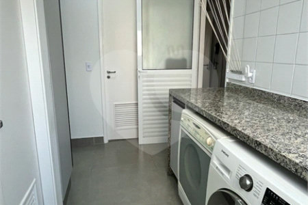 Apartamento de 176 m2 com 4 dormitórios sendo 3 suítes com 3 vagsa Condomínio Dolce Vita Avenida Lacerda Franco ,Cambuci -São Paulo
