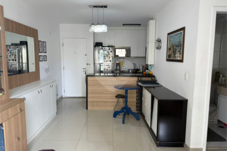 Apartamento à venda com 2 quartos, sendo 1 suíte,  em Vila Andrade, São Paulo, SP