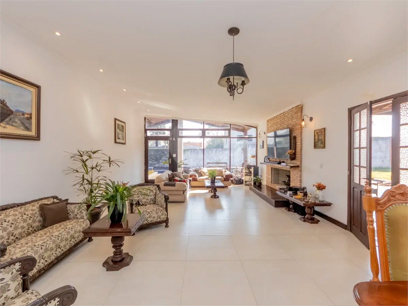Casa à venda ou para alugar com 5 quartos, sendo 3 suítes, em Chácara Pavoeiro, Cotia, SP