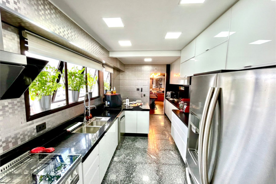 Apartamento à venda com 4 quartos, sendo 3 suítes,  em Santana, São Paulo, SP