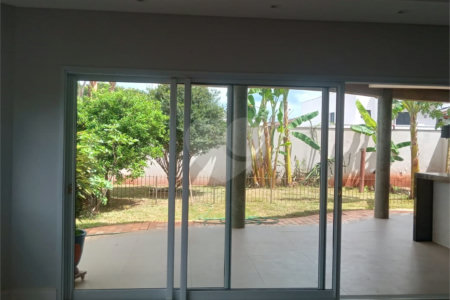 Casa à venda com 4 quartos, sendo 3 suítes,  no condomínio Residencial Montreal, São Carlos - SP