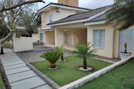 Casa à venda com 3 quartos, sendo 1 suíte, no condomínio Lago da Serra, Araçoiaba da Serra - SP