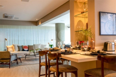 Apartamento à venda com 3 quartos, sendo 2 suítes, em Moema, São Paulo, SP