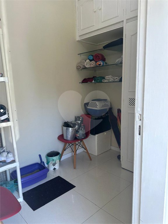 Apartamento à venda com 3 quartos, sendo 1 suíte, em Passagem, Cabo Frio, RJ