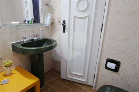 Apartamento à venda com 3 quartos, sendo 1 suíte, em MOEMA, São Paulo, SP