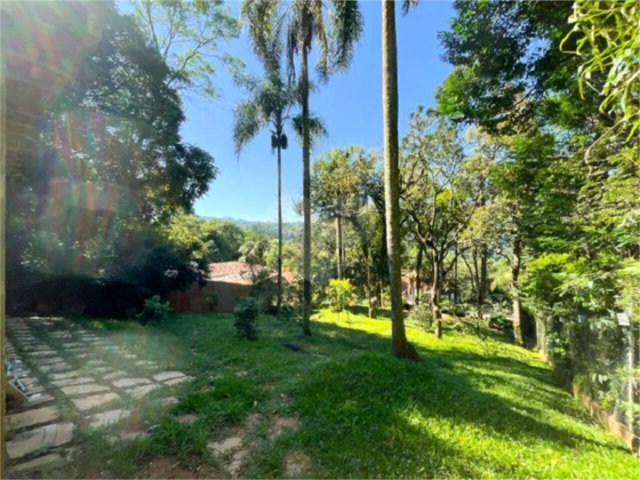 Sobrado à venda ou para alugar com 4 suítes em Serra da Cantareira, Mairiporã, SP
