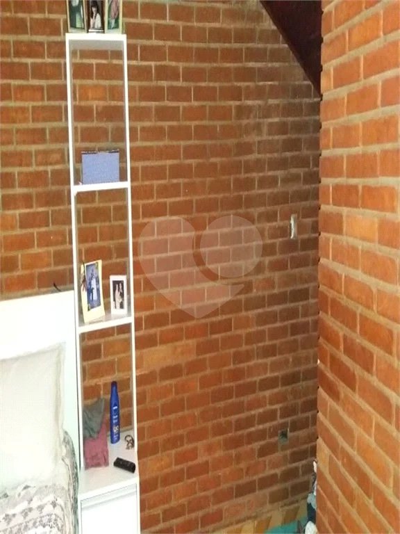 Sobrado à venda com 4 quartos, sendo 3 suítes, em Vila Irmãos Arnoni, São Paulo, SP