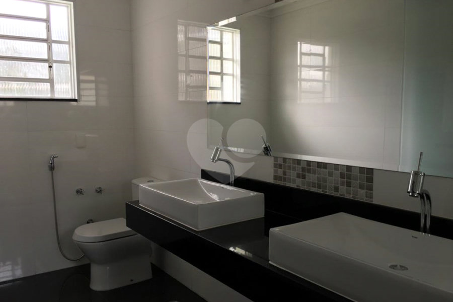 Sobrado à venda com 4 quartos, sendo 3 suítes,  em Tremembé, São Paulo, SP