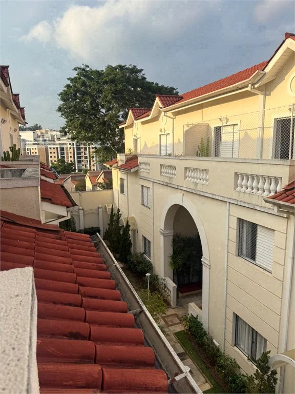 Casa à venda com 3 quartos, sendo 1 suíte, no condomínio Villas de São Francisco, São Paulo - SP