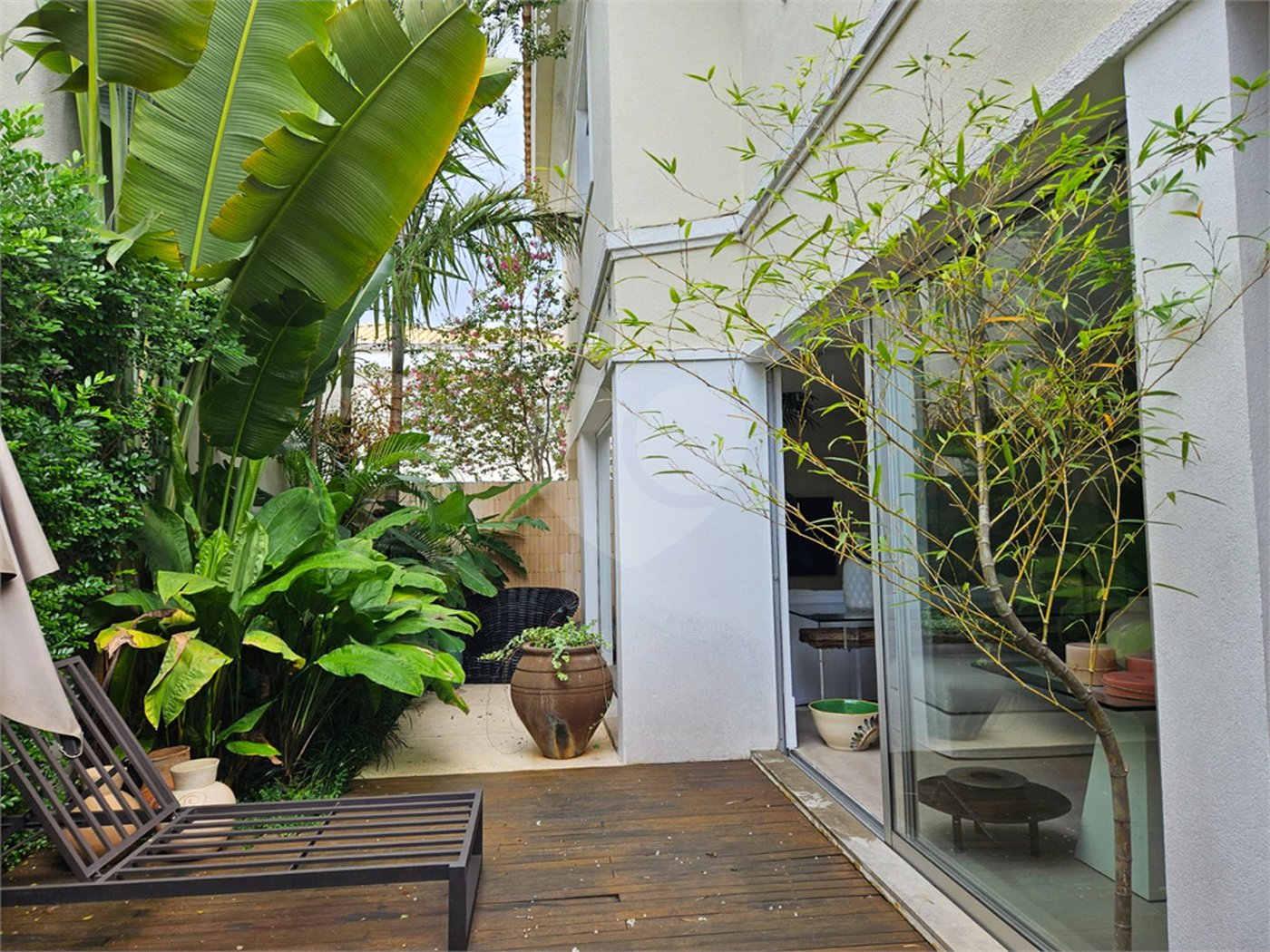 Casa à venda com 4 quartos, sendo 2 suítes,  no condomínio Villa Luxis, São Paulo - SP