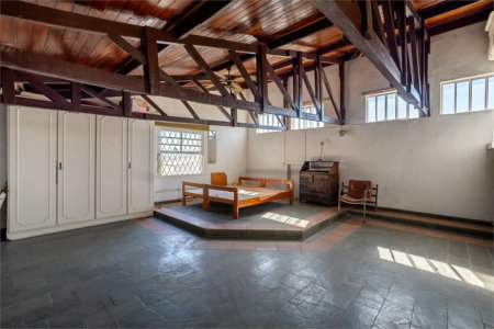 Casa à venda com 4 suítes em Jardim Londrina, São Paulo, SP