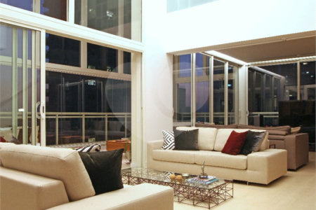 Apartamento à venda com 3 suítes em Vila Mariana, São Paulo, SP