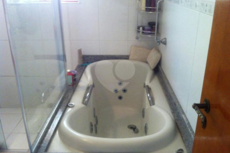 Sobrado à venda com 3 quartos, sendo 1 suíte, em Vila Nivi, São Paulo, SP