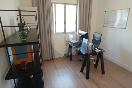 Sobrado à venda com 3 quartos, sendo 1 suíte, em Bosque da Saúde, São Paulo, SP