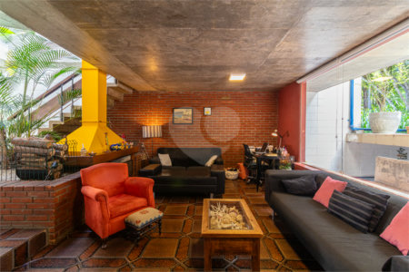 Casa de Vila à venda com 3 quartos, sendo 1 suíte, em Chácara Monte Alegre, São Paulo, SP