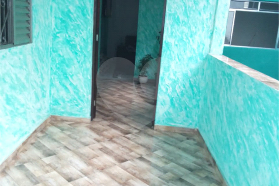 Sobrado à venda com 6 quartos em Horto, São Paulo, SP