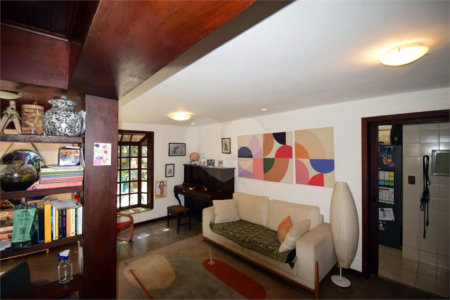 Casa à venda com 5 quartos, sendo 1 suíte, no condomínio Vivendas, Rio de Janeiro - RJ