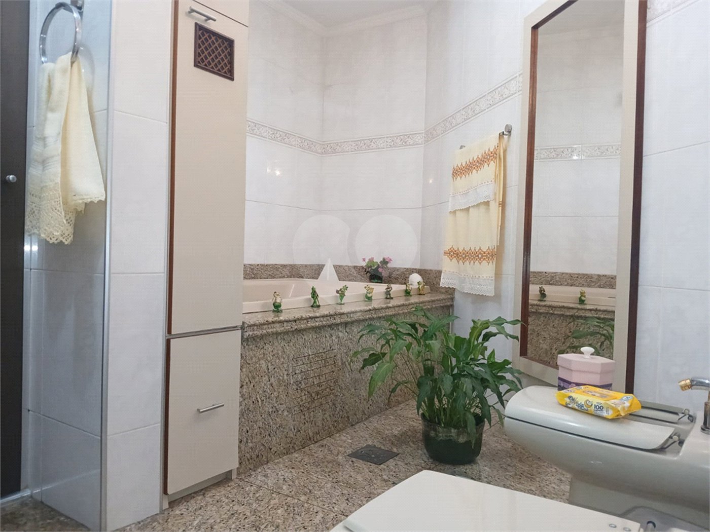 Casa à venda com 3 quartos, sendo 1 suíte,  em Esplanada Mendes Moraes, São Roque, SP