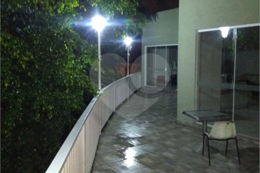 Casa à venda com 3 quartos, sendo 1 suíte,  no condomínio Village St. Louis, São Paulo - SP