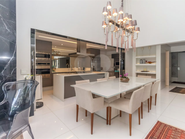 Apartamento à venda com 4 suítes em Campo Belo, São Paulo, SP