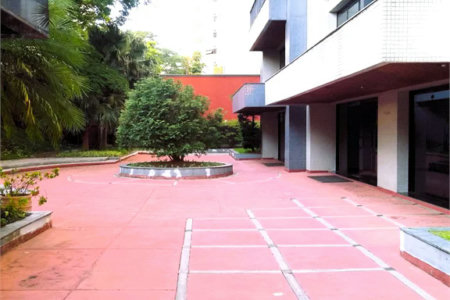 Apartamento à venda com 4 suítes em Vila Andrade, São Paulo, SP