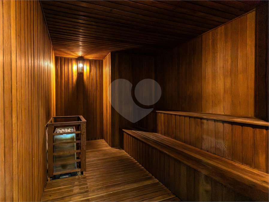 Apartamento à venda com 3 quartos, sendo 1 suíte,  em Vila Andrade, São Paulo, SP