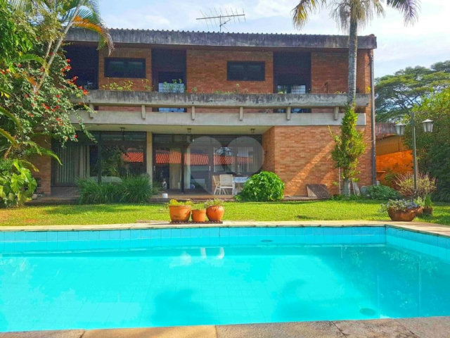 Sobrado à venda com 4 quartos, sendo 2 suítes,  em Alto da Boa Vista, São Paulo, SP