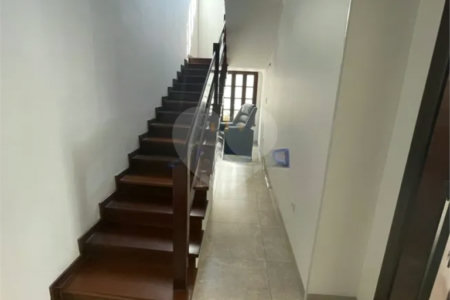 Sobrado à venda com 4 quartos, sendo 2 suítes, em Lapa, São Paulo, SP