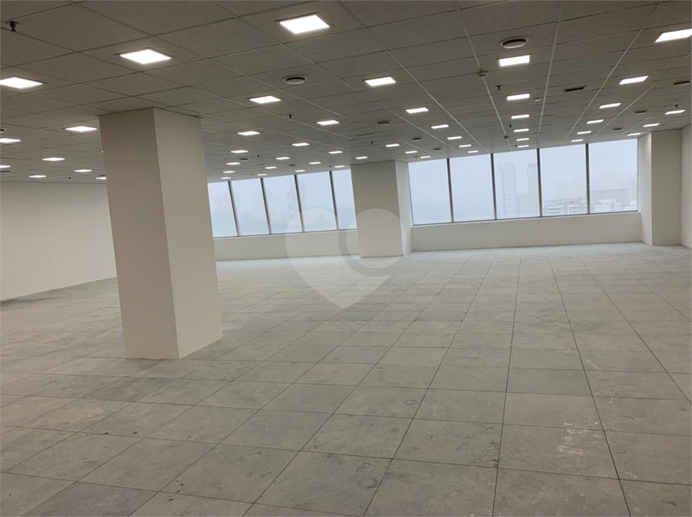 Sala à venda em Várzea de Baixo, São Paulo, SP