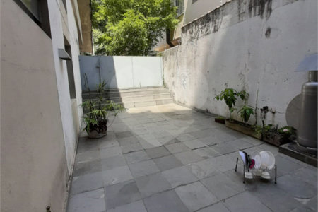 Sobrado à venda com 3 quartos, sendo 1 suíte, em Bosque da Saúde, São Paulo, SP