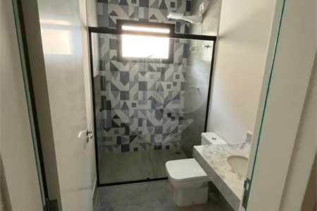 Casa à venda com 4 suítes no condomínio Figueira Garden, Atibaia - SP