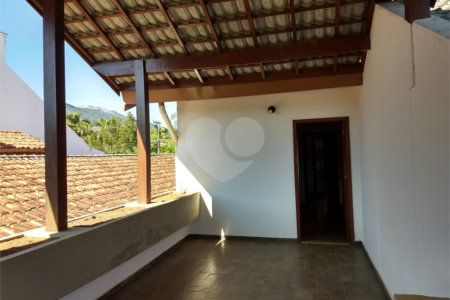 Sobrado à venda com 5 quartos, sendo 1 suíte, em Vila Esperia Ou Giglio, Atibaia, SP