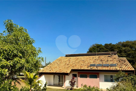 Casa à venda com 3 quartos, sendo 1 suíte, no condomínio Vale do Lago, Sorocaba - SP