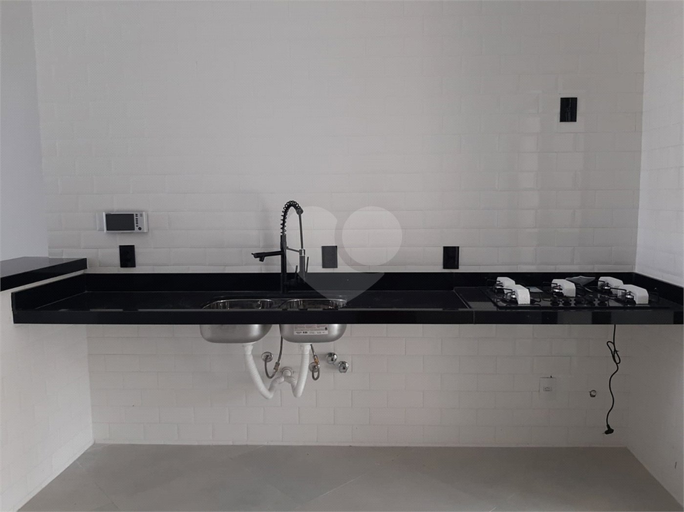 Casa à venda com 3 quartos, sendo 1 suíte, em Residencial/Comercial, Vinhedo, SP