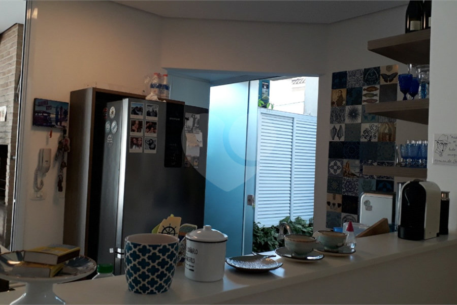 Casa à venda com 4 quartos, sendo 3 suítes, no condomínio Residencial Vila Esmeralda, São Sebastião - SP