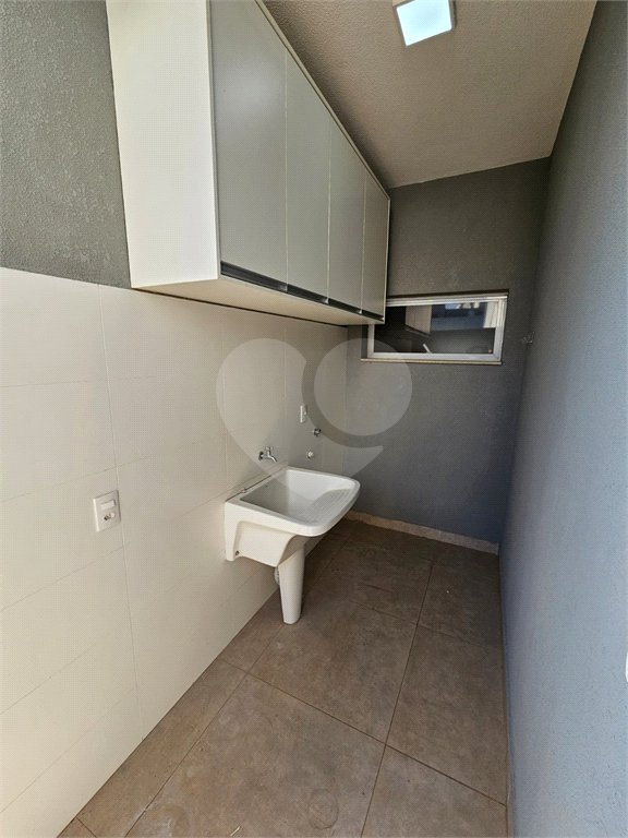 Casa à venda com 3 quartos, sendo 1 suíte,  no condomínio Mantova, Indaiatuba - SP