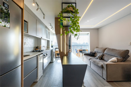 Apartamento a venda na Rua Gaspar Lourenço totalmente reformado - 2 quartos, varanda