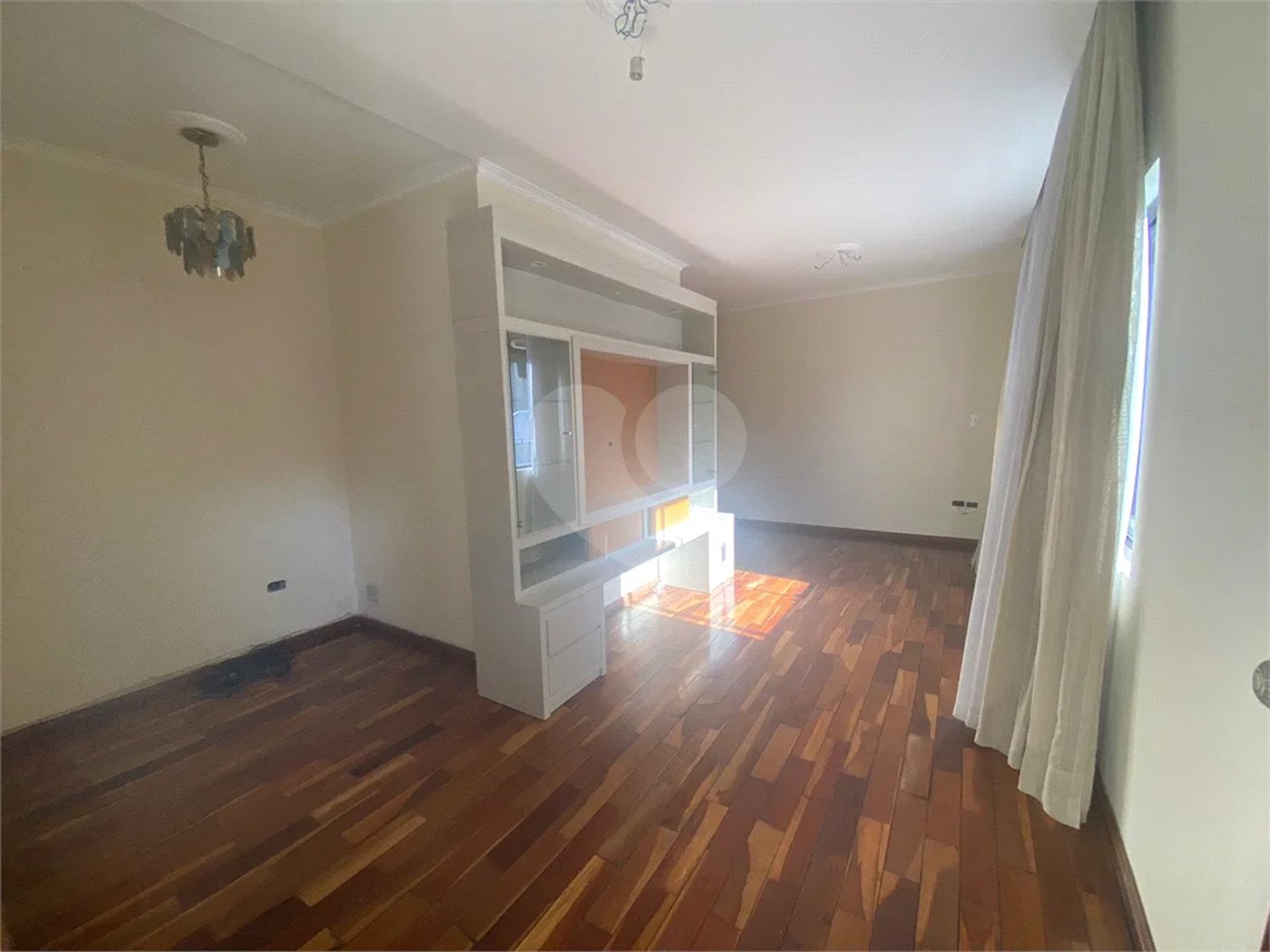 Sobrado com 3 quartos 1 suíte e 6 vagas de garagem no Jardim Guapira