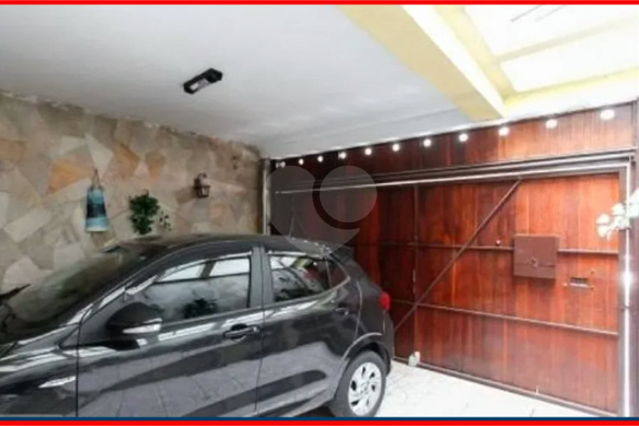 Sobrado com 3 Quartos e 4 banheiros à Venda, Venha fazer uma visita.